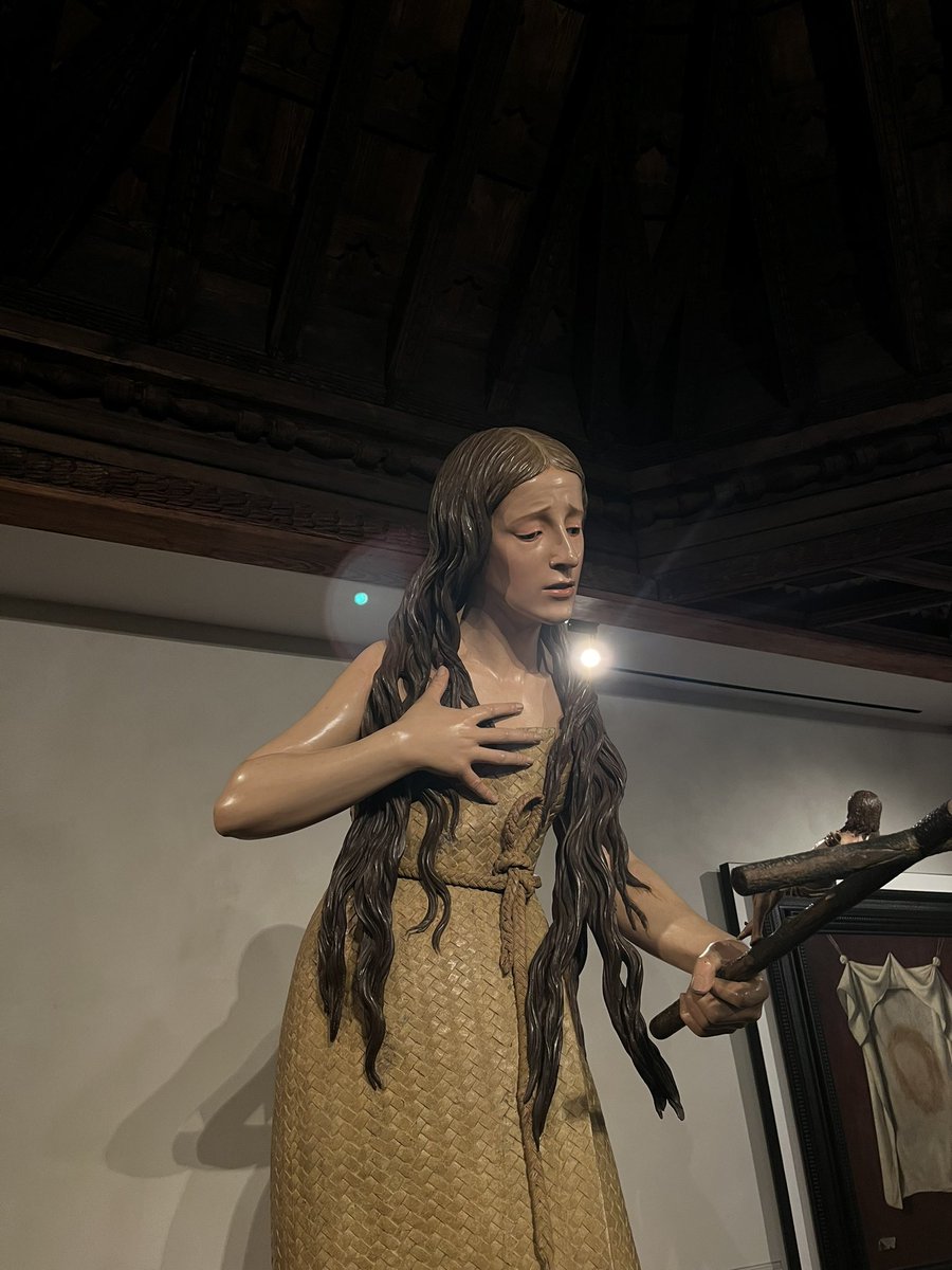 peral_davinia's tweet photo. Por último, acudir al Museo de Escultura en Valladolid con alumnado de Educación Primaria va a fomentar un aprendizaje visual y tangible en el mismo, pues este abarca una amplia colección de esculturas de distintos estilos, épocas y técnicas #EUMZA #DCCSS https://t.co/afR9rghFqZ