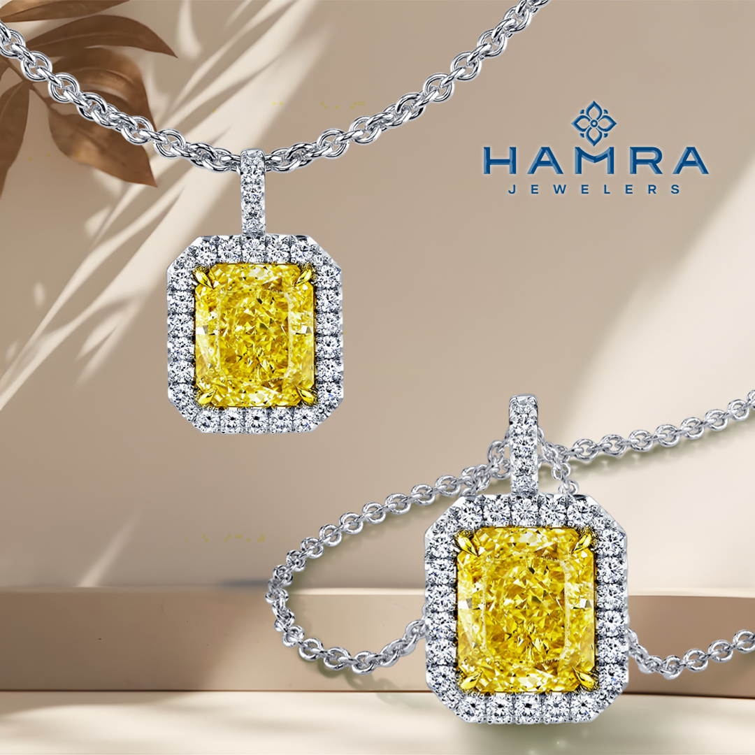 HamraJewelers's tweet image. Radiant pendant: 3.01ct fancy yellow diamond with .28ct accent diamonds. Platinum and 18k gold for timeless elegance.

📞 Call Hamra Jewelers at 480-946-5110.⁠

🎁 Click Link Here To View: l8r.it/JUVA

#hamrajewelers #roundbrilliantcut #necklace #yellowdiamond