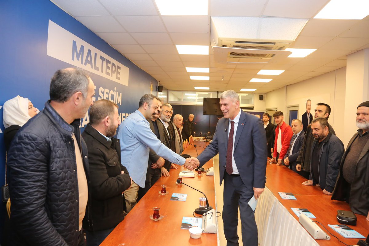 Yeniden Refah Partisi Maltepe İlçe Başkanı Sn. Erol Karakoç ve beraberindeki 30 kişilik Yönetim Kurulu Üyeleri partilerinden istifa ederek AK Parti'mize üye oldular.
Bu kutlu dava yolunda sırt sırta, omuz omuza mücadele edeceğiz.
Birlikte kazanacağız💡

#Yenidenİstanbul