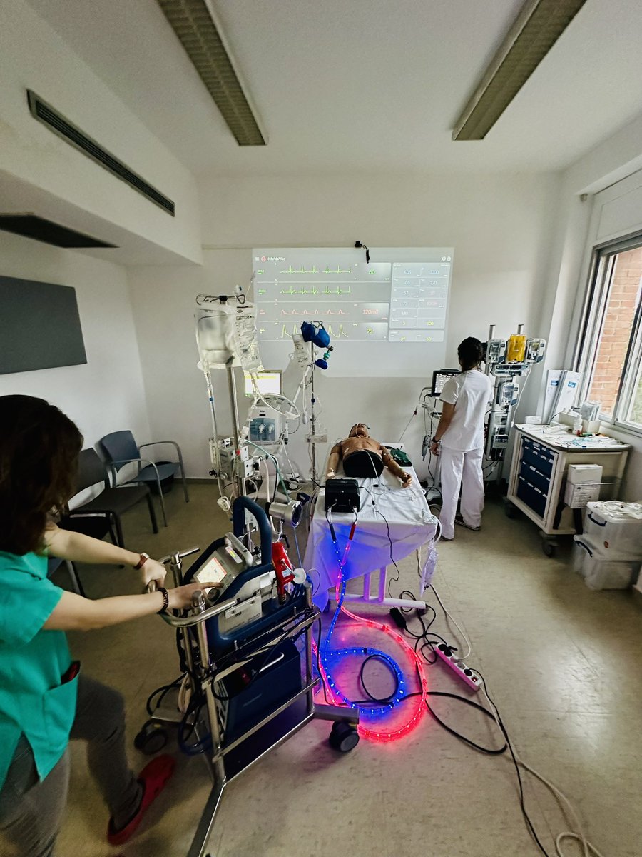 4a Edició Curs d’Actualització en ECMO VA - Cardiologia Trueta. Gràcies equip per tot l’esforç! I gràcies a tots els participants per la dedicació i les ganes! Poder entrenar amb simulació i equips reals és un luxe!!
<a href="/jpascualmayans/">Júlia Pascual Mayans</a> <a href="/XavierXga/">Xavier Garcia</a> <a href="/UCCHJT/">Unidad de críticos cardiovascular H. Josep Trueta</a> <a href="/monicaorioladri/">Mònica sanchez sevillano</a> <a href="/htrueta/">Hospital Trueta</a>