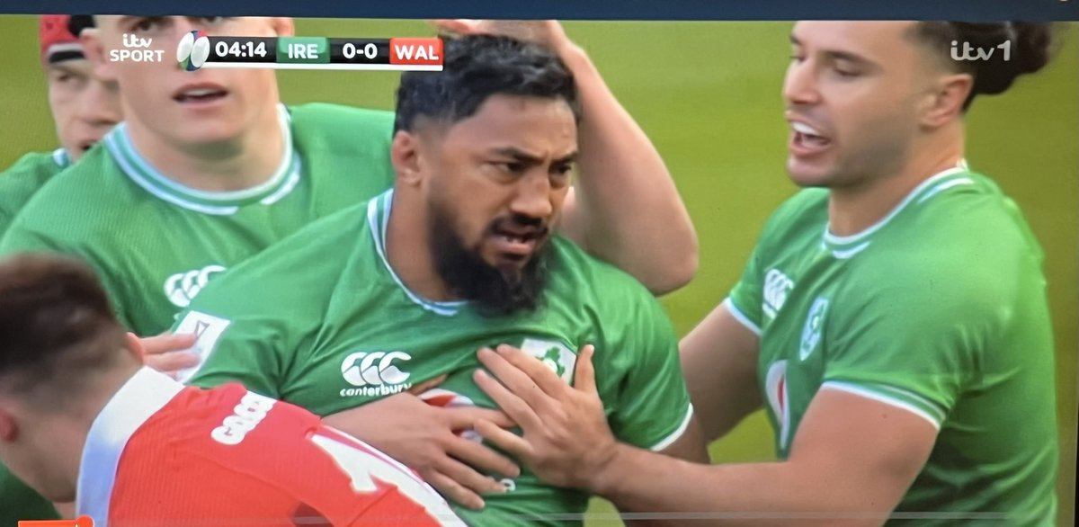 #RugbyScoop 

Thread 🧵 

🏉 - Ireland get away with so much at the breakdown. It’s really interesting how many side entries or cleaning past the ruck. 

Let’s have a look at their breakdown detail:
