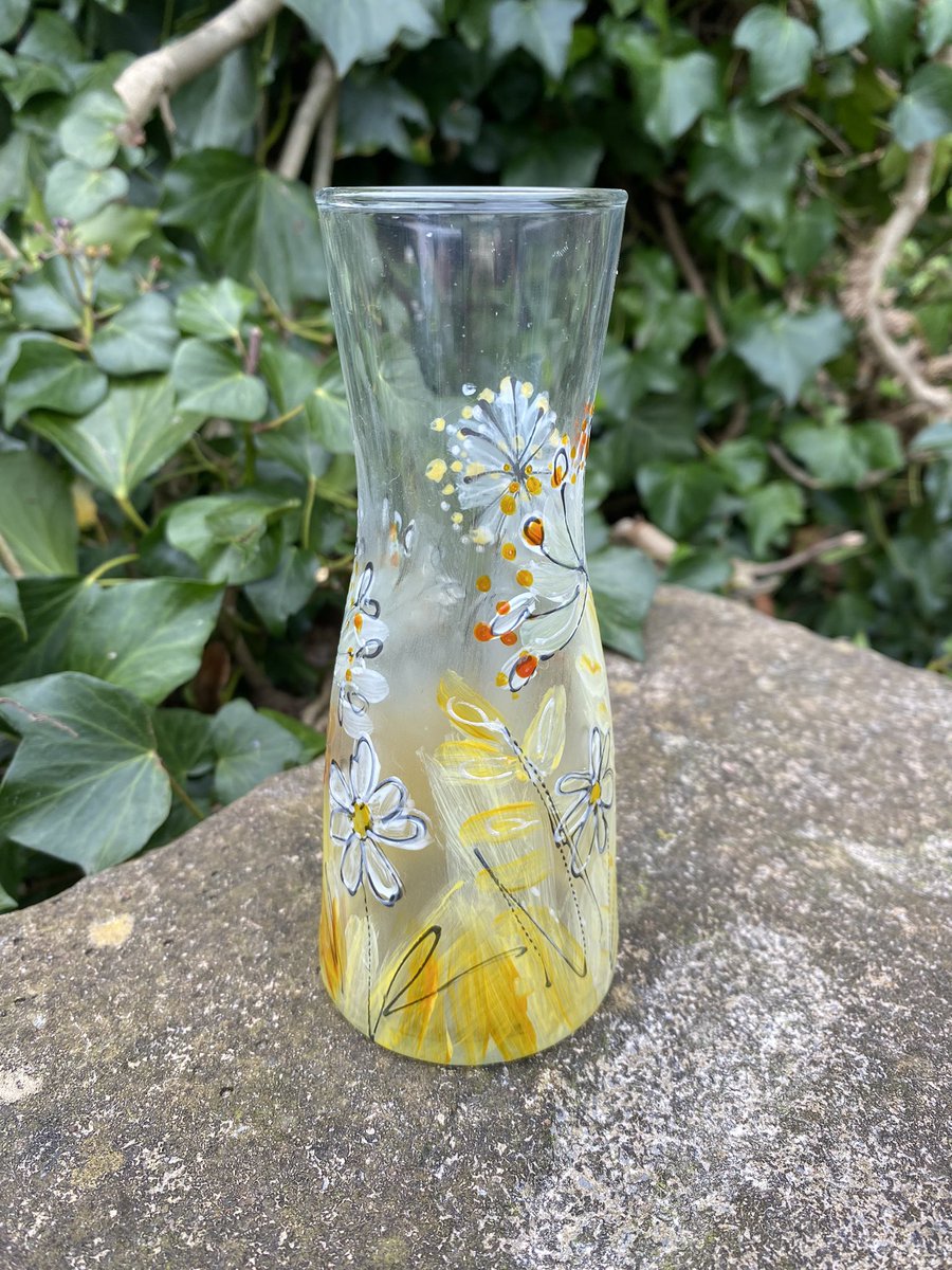 Available online - hand painted vase - perfect Mothers Day gift #MothersDay #leebay #ilfracombe #woolacombe wildcoast.co.uk/ourshop/prod_8…