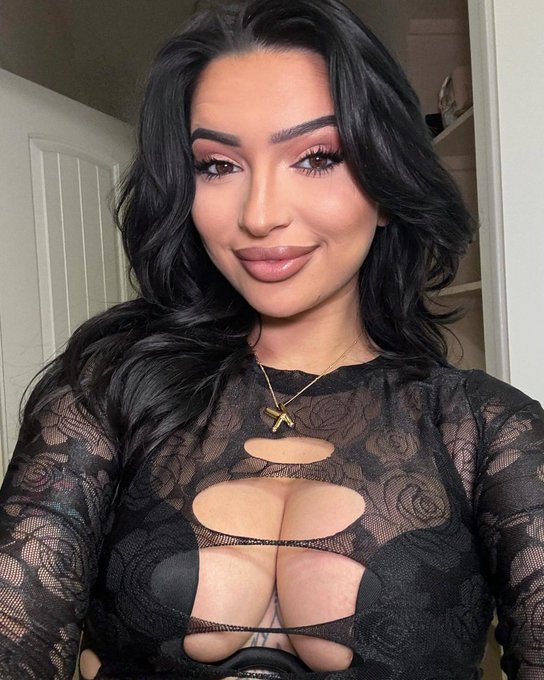 What are you lookin' at? 🤔👀 https://t.co/IL71Y9TJdN