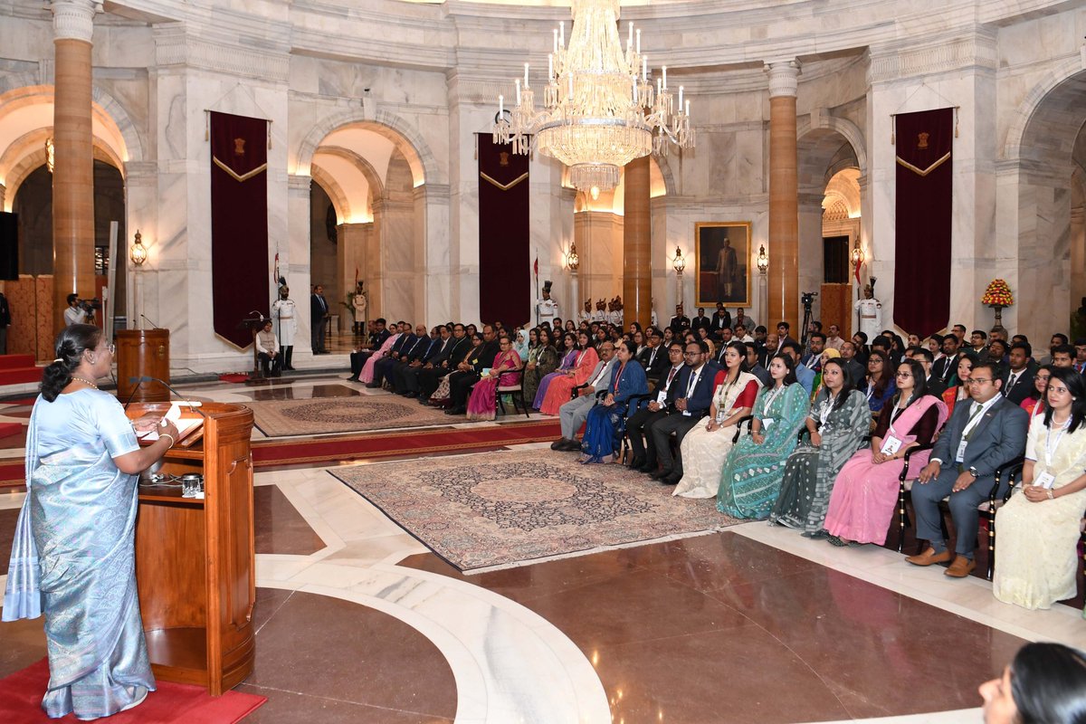 100-member Bangladesh Youth Delegation called on Hon'ble President of India at Rashtrapati Bhavan. The President extended congratulations and best wishes to young delegates. #BangladeshYouthDelegation #BYD