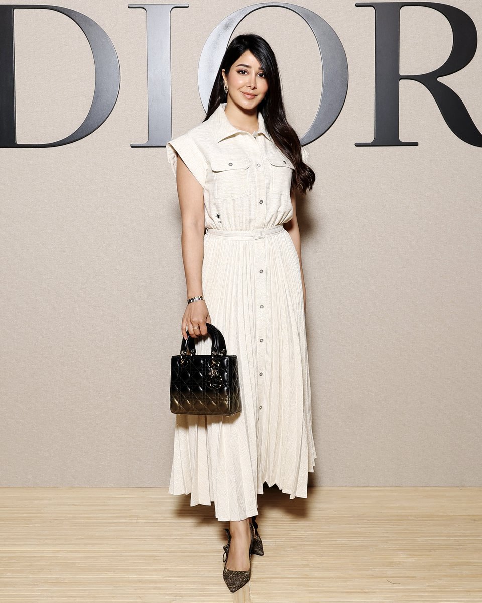 Fresh sophistication. Dior ambassador @Aseel exuded a upbeat and airy elegance as she headed to her front-row perch among the #StarsinDior at Tuesday afternoon's #DiorAW24 by Maria Grazia Chiuri show in Paris on.dior.com/aw2024-25.
