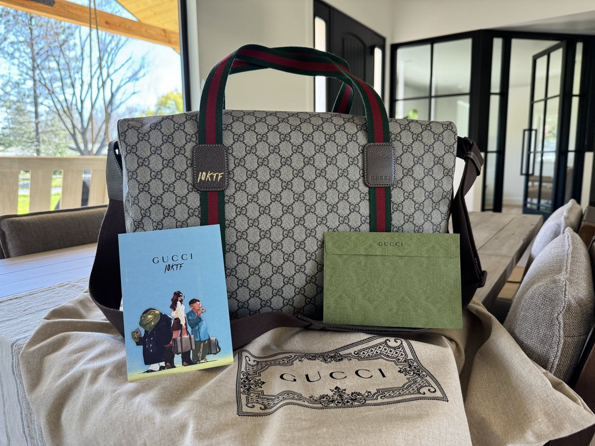MutantSpirit's tweet photo. @10ktfGucciGrail @10KTFshop @gucci Just got my grail of a duffle. Thanks 10KTF and Gucci crew 🫡 https://t.co/ws8zW51Rw1