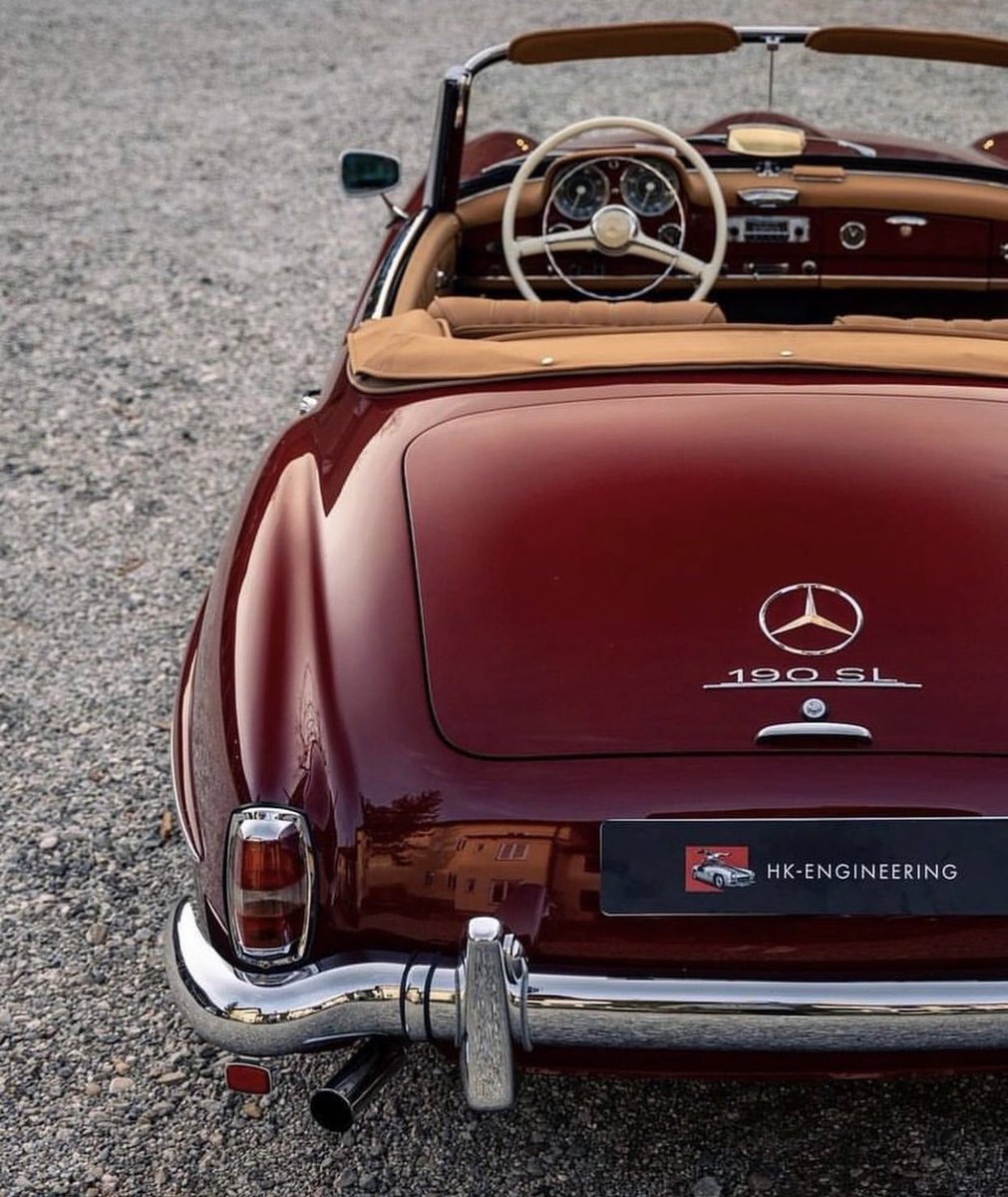 oldClassicl's tweet photo. All for classic cars ❤️ https://t.co/dYFMR0JqFF