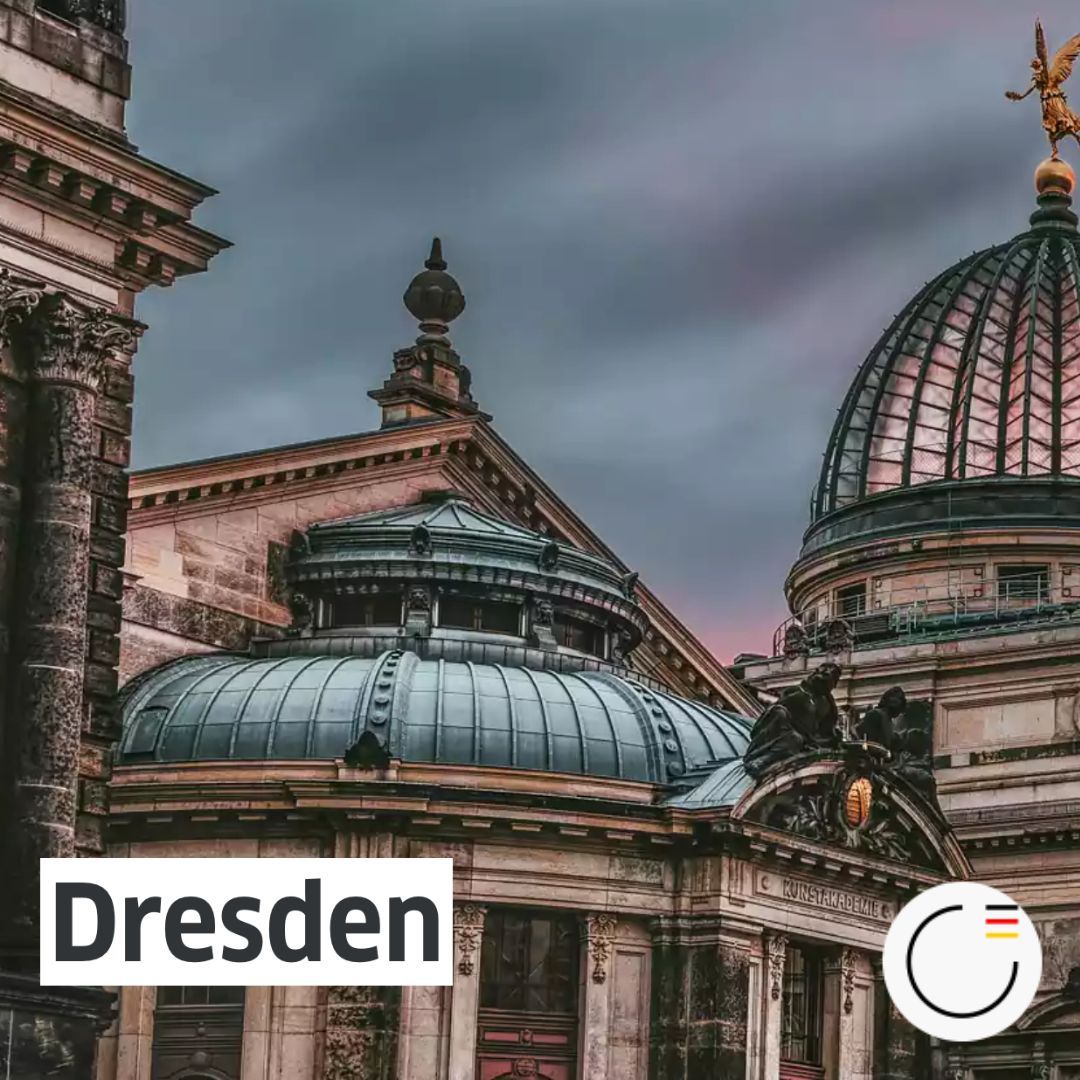 Auf der #StepIntoGerman virtuellen Städtereise durch Deutschland siehst du, warum jedes Jahr Millionen von Touristen Deutschland besuchen. Wo würdest du gern leben? Welche Stadt würdest du gern besuchen? Heute: #Dresden 🏘️  buff.ly/3Hxlu2y 
📸  Felix Mittermeier/unsplash