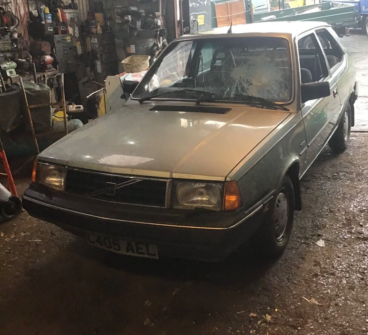 BarnFindsUK's tweet photo. Ad: 1986 Volvo 340 GL 1.7 - "1 Owner, Garage Find"
On eBay here -->> https://t.co/ypnng4PVAp
#ClassicCar #Volvo340 #GarageFind #OneOwner #1980sCar #VolvoLovers #RareCar https://t.co/TLcAwgtwWs
