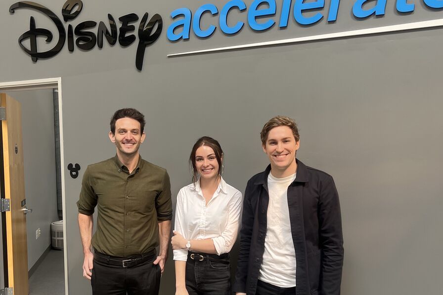 AgencePdn's tweet image. Exploring the magic of Disney studio through the lens of generative AI. Let the adventure begin! #DisneyAI #MagicOfAI  Pour ses 10 ans, l&apos;incubateur de start-up de Walt Disney se focalise sur l&apos;IA buff.ly/48u4Njx