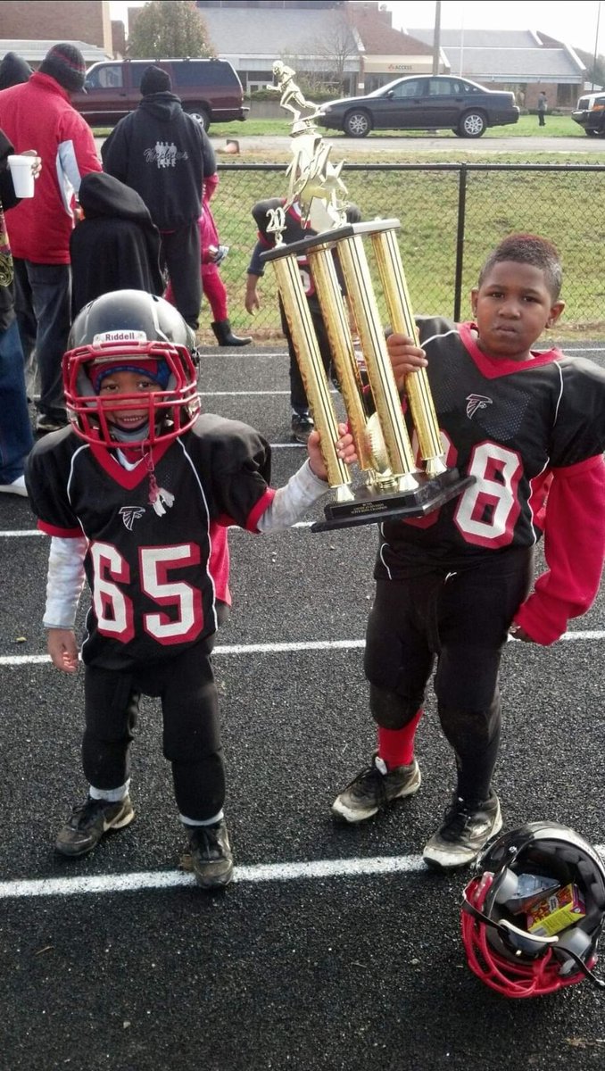 I am blessed to received my first offer from <a href="/OhioNorthernFB/">Ohio Northern Football</a> <a href="/coachR_Brown/">❄️Robbie Brown❄️</a>  🙏🏾Thank you ONU🟠⚫️⚪️