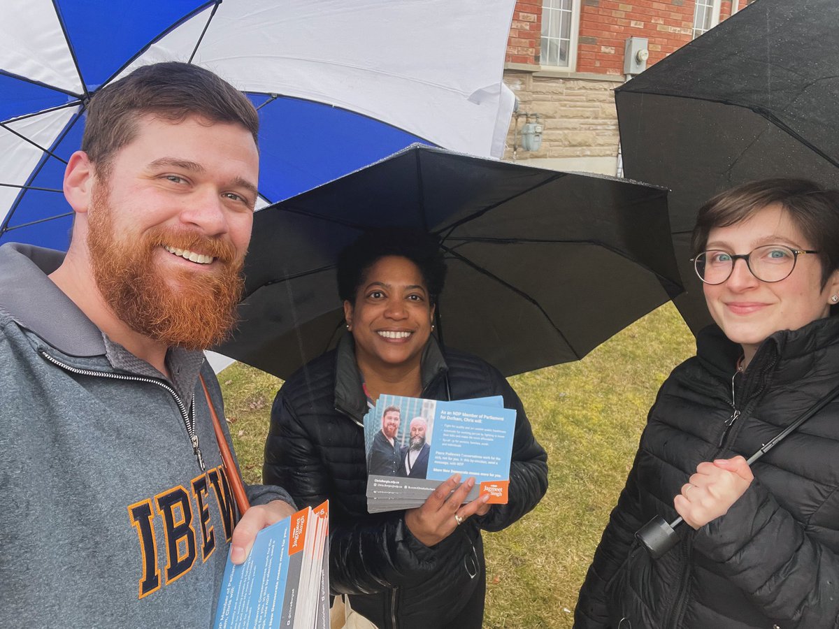 ChrisBorgia8's tweet photo. Rain or shine ☔️. Chris Borgia is out here working for you! https://t.co/iIjhBjFRVo