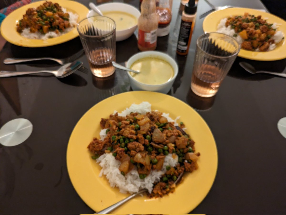 Supper! I made 🇵🇰 Mama's Keema Patar teaforturmeric.com/keema-matar/ Of course it wasn't vegan growing up so I've improvised the recipe. That's @BeyondMeat #Vegan