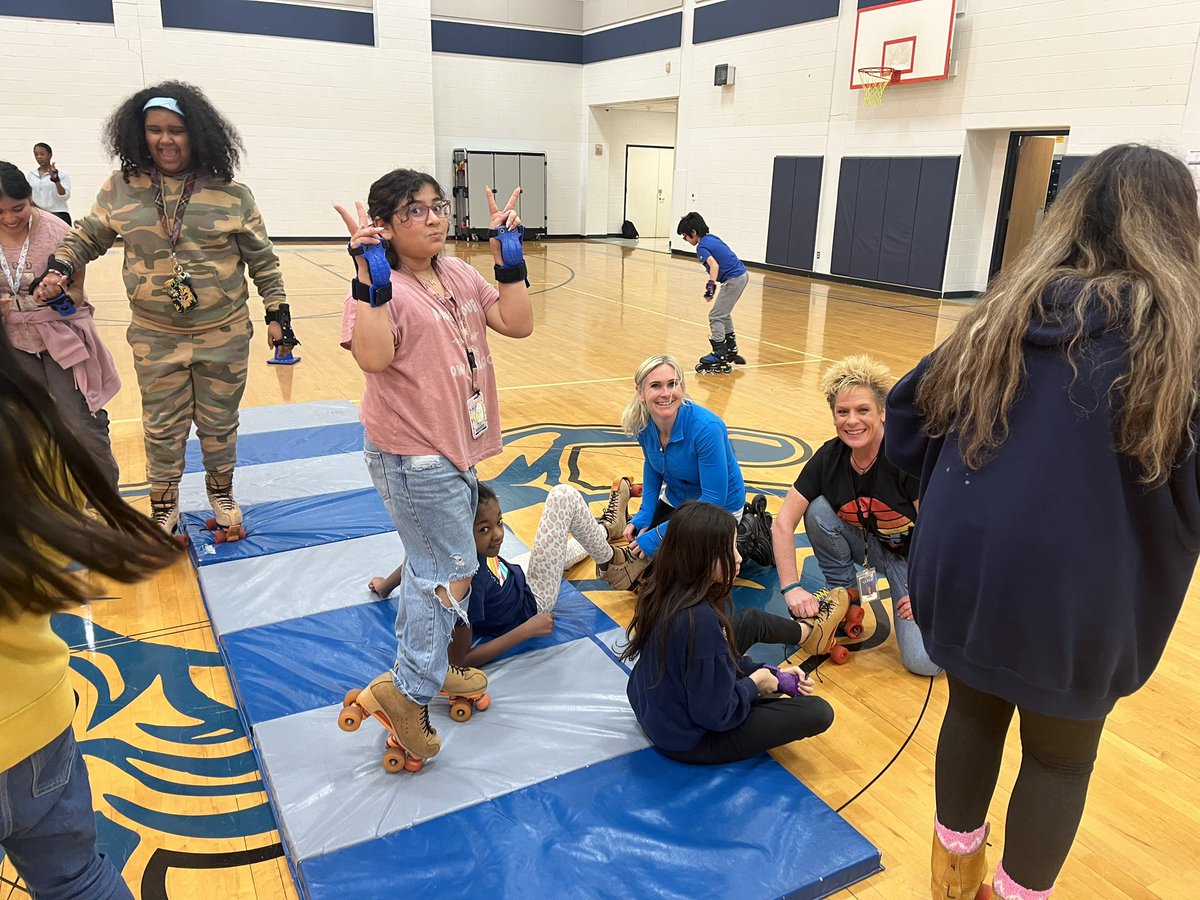 LaProfeMoni's tweet photo. Most days as principal you support others, but some days you lean on others…#SkatingLessons  #Day2 @lcisdathletics @LamarCISD @JaneWessendorff https://t.co/nMkhBZMBhA