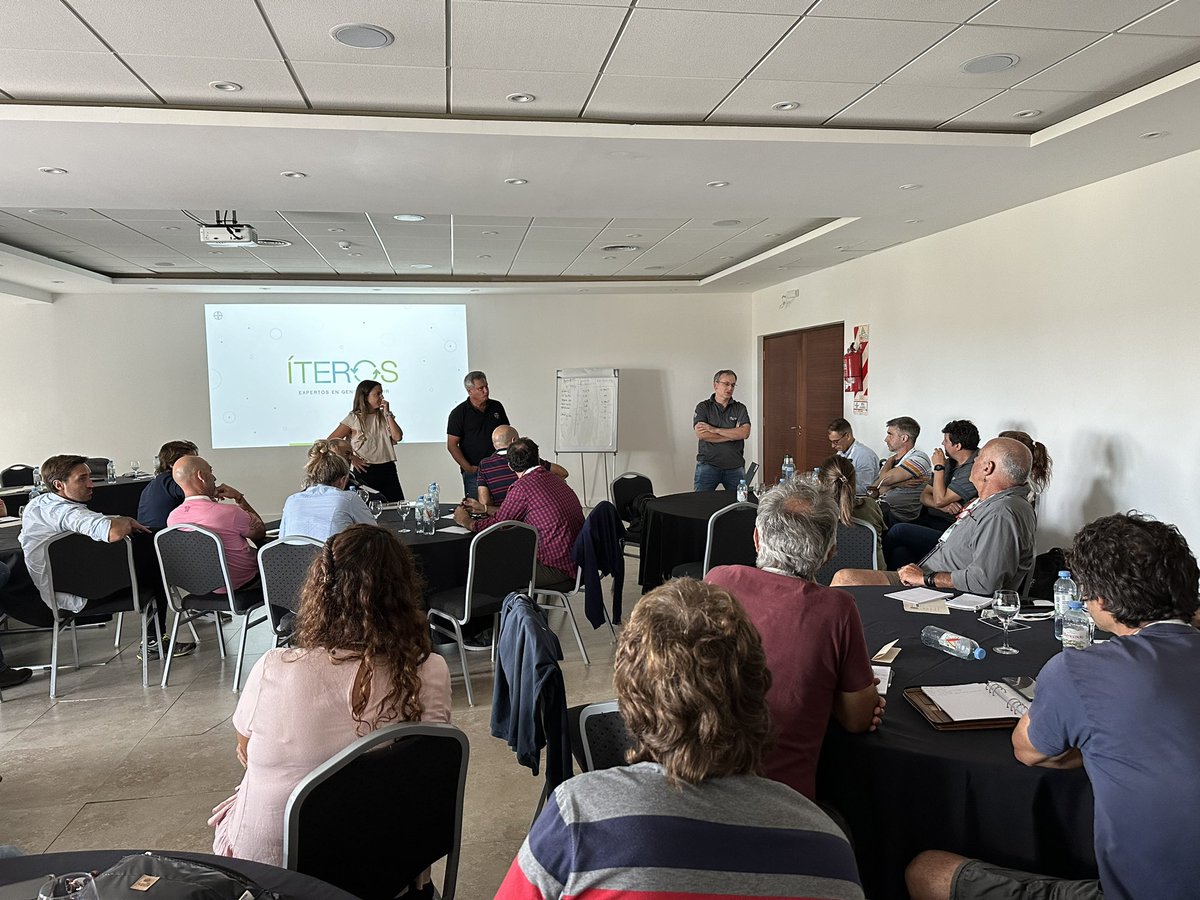 facu_cortese's tweet photo. Jornada de intercambio técnico sobre experiencias de Mateno Plus en trigo. @BayerAgro #Matenoplus #Iteros https://t.co/veaUIlrNay