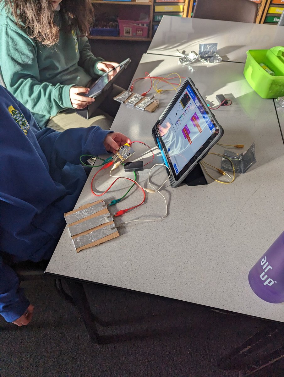 Our P7 code club pupils had great fun with their <a href="/microbit_edu/">Micro:bit Educational Foundation</a> this afternoon. We were working on creating a musical instrument that was linked to our Micro:bit which made a noise when it was touched! 🎸🎹 <a href="/HyndlandPS/">Hyndland Primary</a>