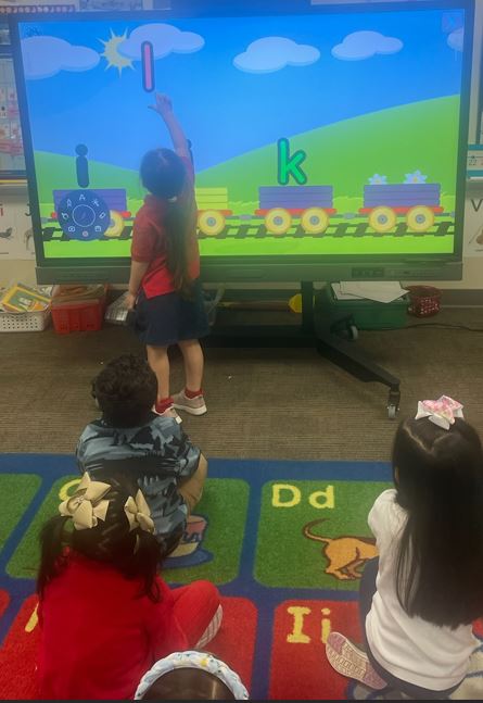 SISDInstTech's tweet image. #InstructionalTechnology integration and #SpringISDBlendedLearning @ReynoldsElem with Pre Kindergarten. Students are actively engaged in the learning on the #BenQBoard. @SpringISD_Super @SISD_CoA @LatracyHarris @SpringISD.
