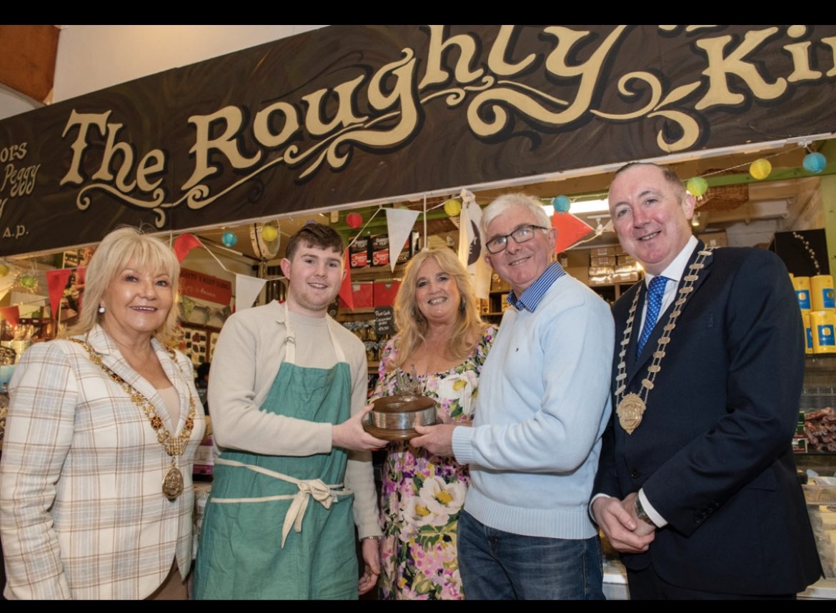 Proud winners of the sme award @CBA_cork it was some honour for our little stall @EnglishMarket recognition for our local producers from the jam makers to bee keepers to the Irish flower growers Time to give back our badge of honour to the new winner of 2024. Thank you