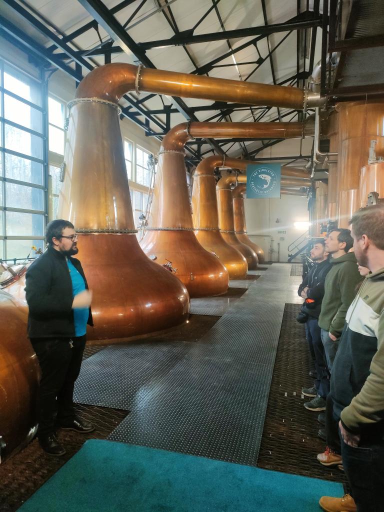 NoWPaS's tweet photo. This afternoon was dedicated to a cultural Scottish activity: a distillery tour ! Slàinte 🥃 https://t.co/BSTimiKtkZ