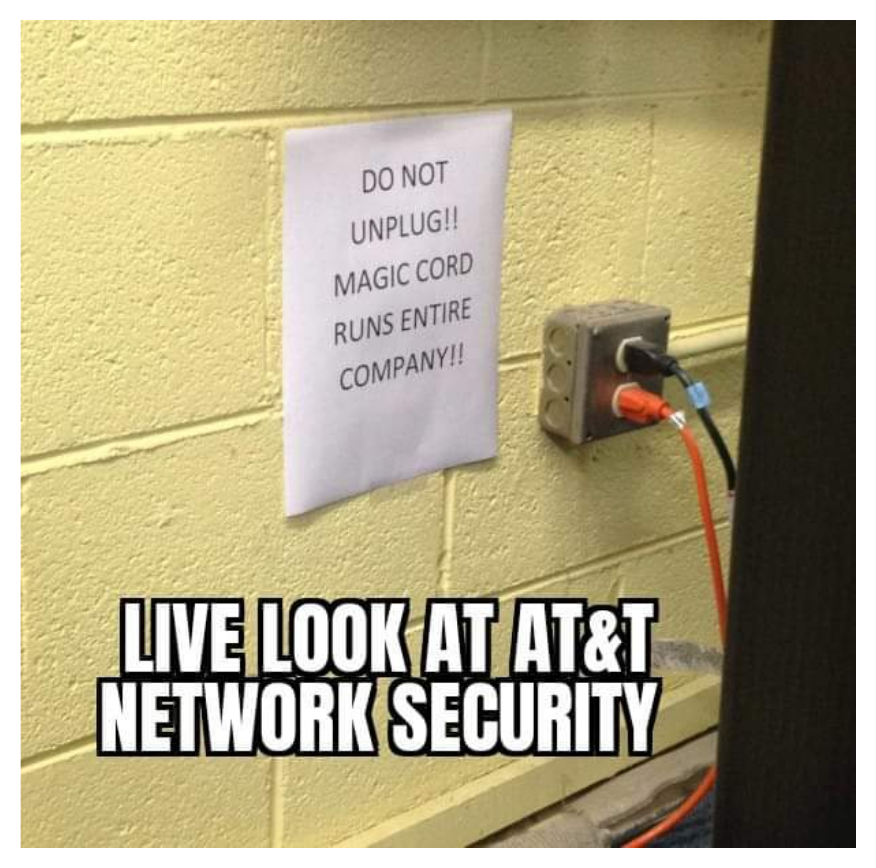 SGgrc's tweet image. “Web Portal?  Yes Please!”
Security Now #963 show notes: grc.com/sn/sn-963-note…
Nevada wants to ban E2EE for minors, IT pros have a tough job, Chrome gets an Edge, online services selling our info, LockBitten, another horrible web portal mistake, SpinRite 6.1 released &amp;amp; feedback