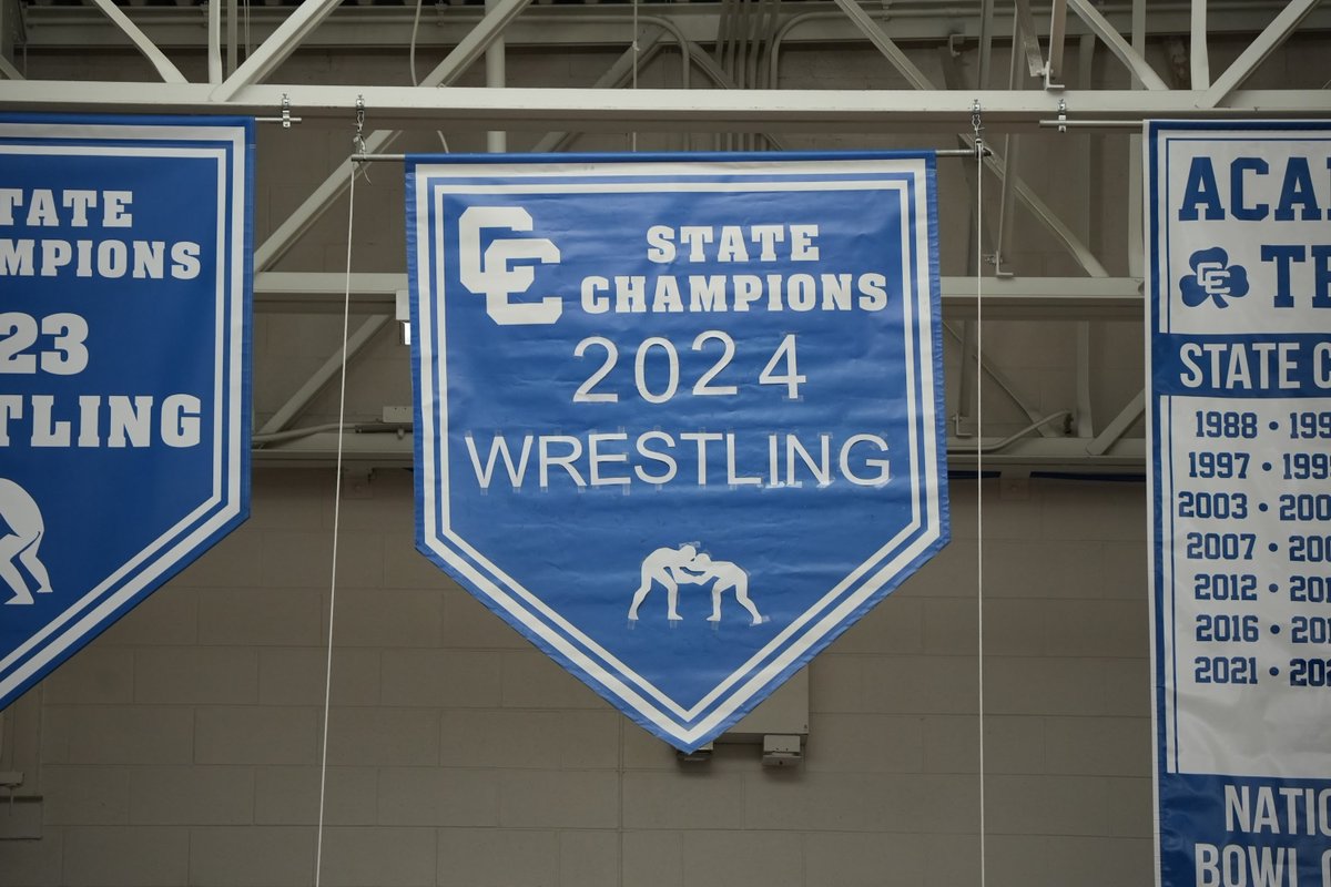 CC celebrated the wrestling team’s 41-12 victory over Hartland and subsequent back-to-back MHSAA D1 State Championships with a spirit day and assembly. It was the sixth title in the last eight years for the Shamrocks and the 10th title since 2010. Read: catholiccentral.net/news/latest-ne…