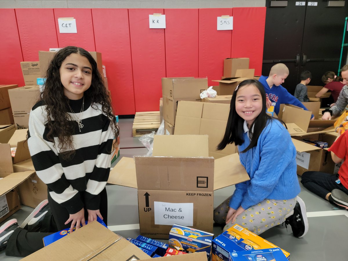 So #ParklandProud to announce that we collected more than 16,000 items in the 17th Annual District-wide Food Drive! All the food was sorted and repacked for our OMS, PHS and SMS pantries and the extra was given to @ParklandCARESFoodPantry. Thank you to all the donors. 🩶❤️🩶❤️🩶