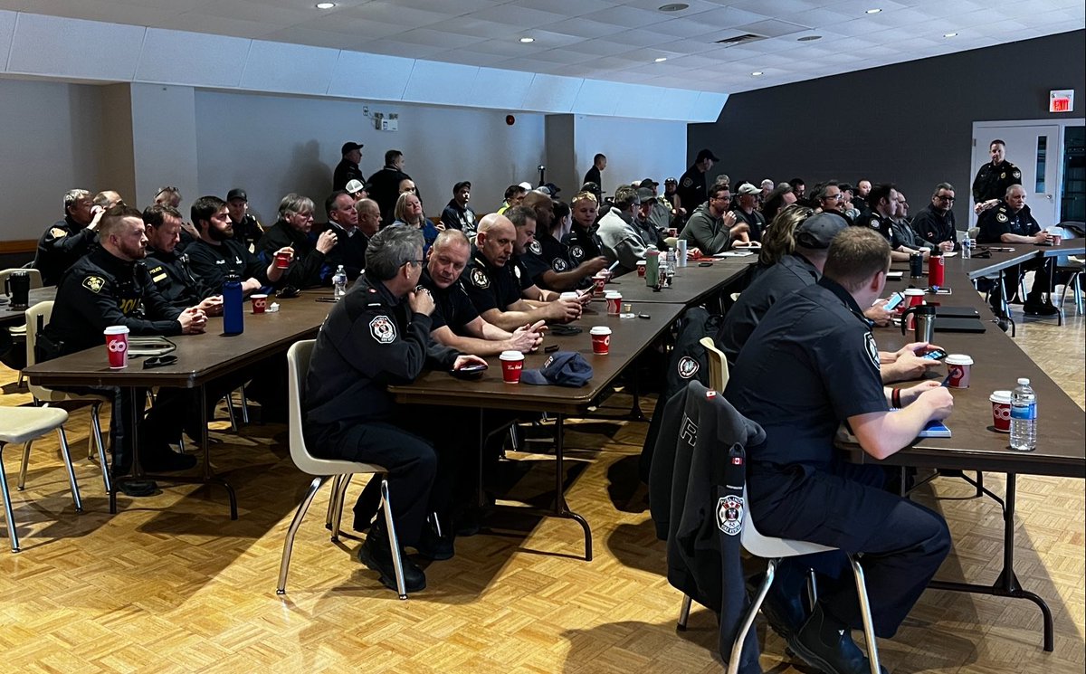 ACollinsPhoto's tweet image. Great day learning about Hybrid/Electric vehicle best practices with fire, police &amp;amp; EMS partners from across southwestern Ontario. Course hosted by the Energy Security Agency and @PuslinchFRS