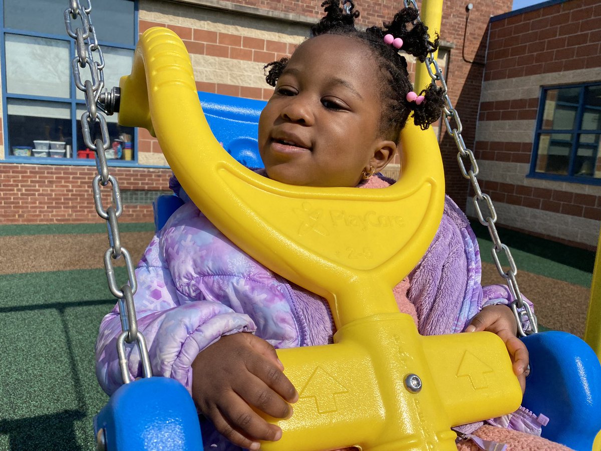 MrsThornsWorld's tweet image. A little sunshine makes a world of difference! 🌞 #MrsThornsRoseGarden #NBTeamPreschool #NBTECCisRedHot @NBTECC @mrpassner