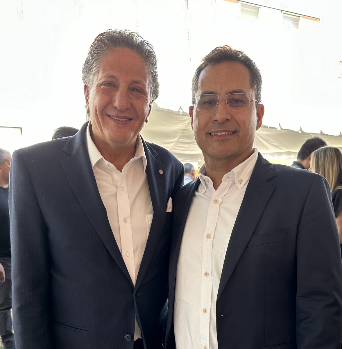 Hoy me tocó acompañar a <a href="/JuanJoseFrangie/">Juan José Frangie</a> a su registro como candidato a Presidente Municipal de Zapopan, en donde tendré el honor de acompañarlo como candidato a Regidor junto con un gran equipo de mujeres y hombres que integran la planilla. Felicidades Frangie!!!!