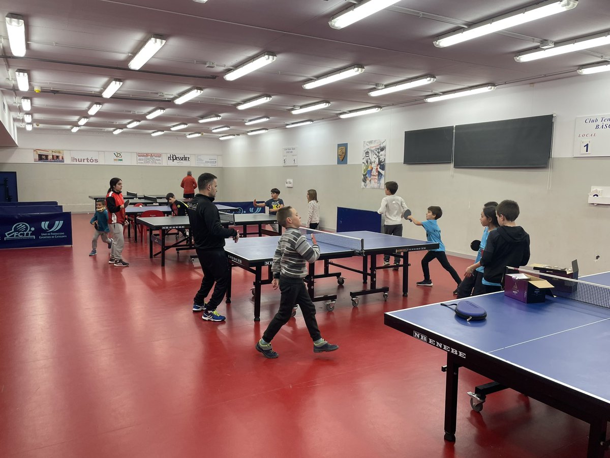 cttbascara's tweet photo. Avui hem tingut una jornada d’entrenaments genial on hem pogut conèixer, de la ma d’en @jordimorales2, el tennis taula adaptat.
Un privilegi haver gaudit d’un dia així. Gràcies Jordi per aquesta bona estona! https://t.co/LSK4IADUCZ