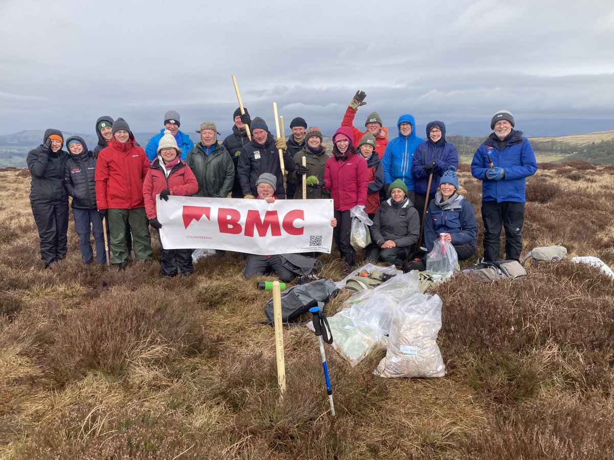 We teamed up with @team_bmc today to plant sphagnum moss, while admiring the incredible views across The Goyt Valley. A big thank you to the BMC volunteers for planting to help the biodiversity and hydrology of this lovely moorland #mendourmountains, #getstuckin and #thebmc