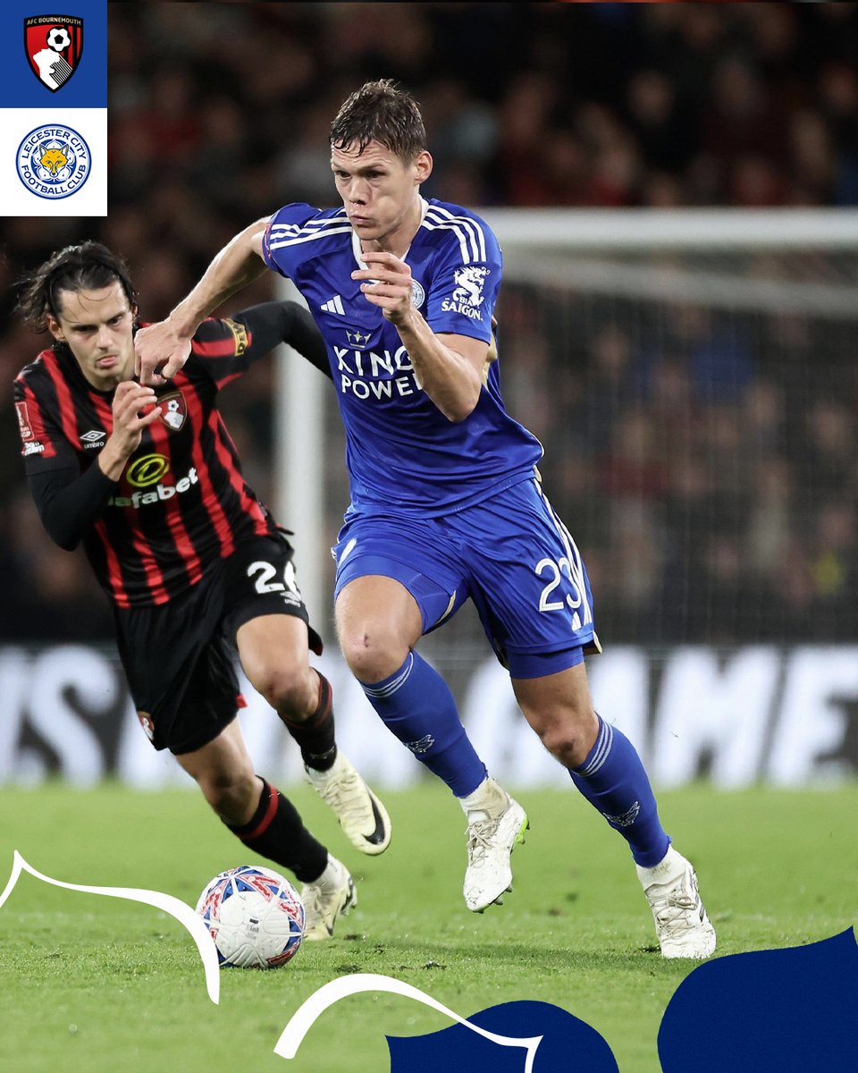 The home side have the upper hand to start the second half, a cross from the right curling in and off of the post.

Cannon is battling away in attack, getting success against his man ⚔️

#BOULEI