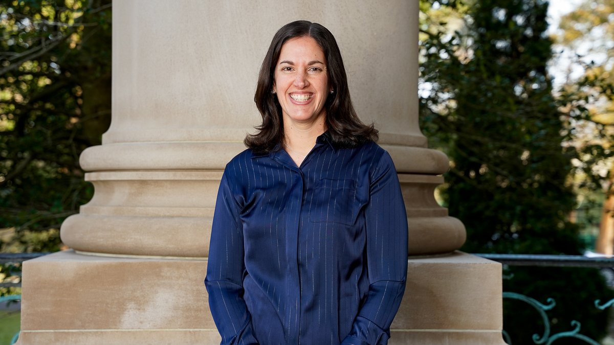 Officially OFFICIAL.

We are thrilled to announce Jennifer Sansevero as the eighth Director of Athletics at Monmouth University!

📲 flyhawks.co/3TfpOsP