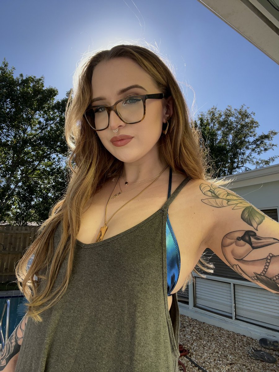 stopdotcom's tweet image. day off 🌞💙