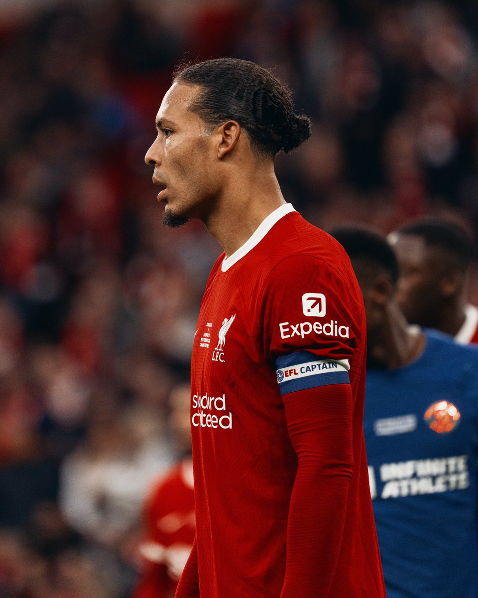 RedsFrance's tweet photo. Virgil van Dijk est le seul joueur à avoir 100/100/100/100 cette saison en PL :

• 139 duels gagnés
• 103 duels aériens gagnés
• 130 dégagements
• 124 récupérations

C'est la 6️⃣e saison où il atteint ce palier - aucun autre joueur n'en a autant ! 🔥🇳🇱 [@statmusefc] #LFC https://t.co/eji2lhmghG