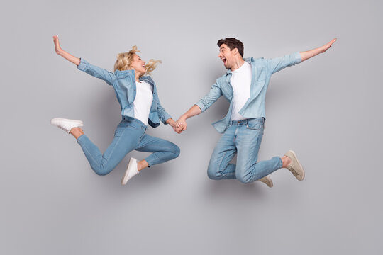 Leap into Love this #LeapDay! Take advantage of the bonus day to embark on your journey to find that special someone. Make every moment count in the pursuit of love!

bit.ly/ijltwitterwdc