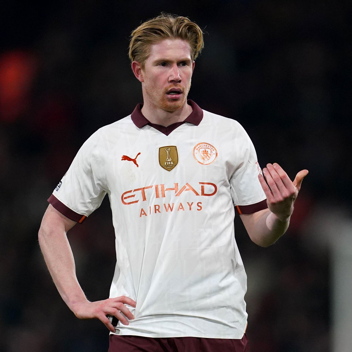 ActuFoot_'s tweet photo. ET DE 10… 10 PASSES DÉCISIVES POUR KDB CETTE SAISON. 😭🎯

Meilleur passeur décisif de Manchester City TCC avec 12 matchs ! 🤯🤯🤯 https://t.co/f4WqXq3r78
