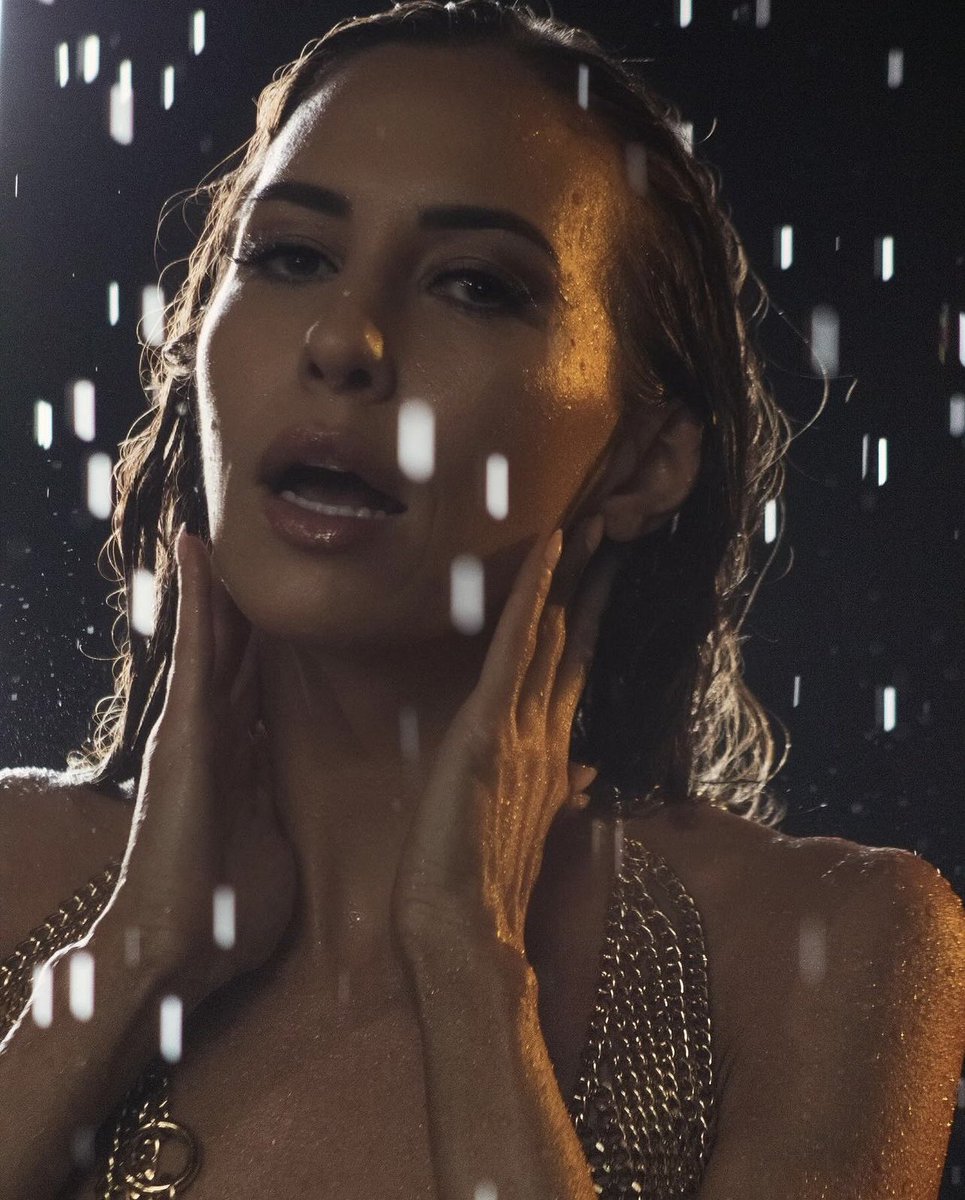 lizzieleemodel's tweet image. Taken 3 days ago by @moonlabsphoto in the @fdphotostudio rain room ☔️ 
I will be booking NorCal (Santa Cruz, San Jose &amp;amp; San Francisco Bay Area) photoshoots between March 8th &amp;amp; May 15th, please DM for rates/bookings!
#travelingmodel #travelingmodels #lizzieleemodel #lizzielee