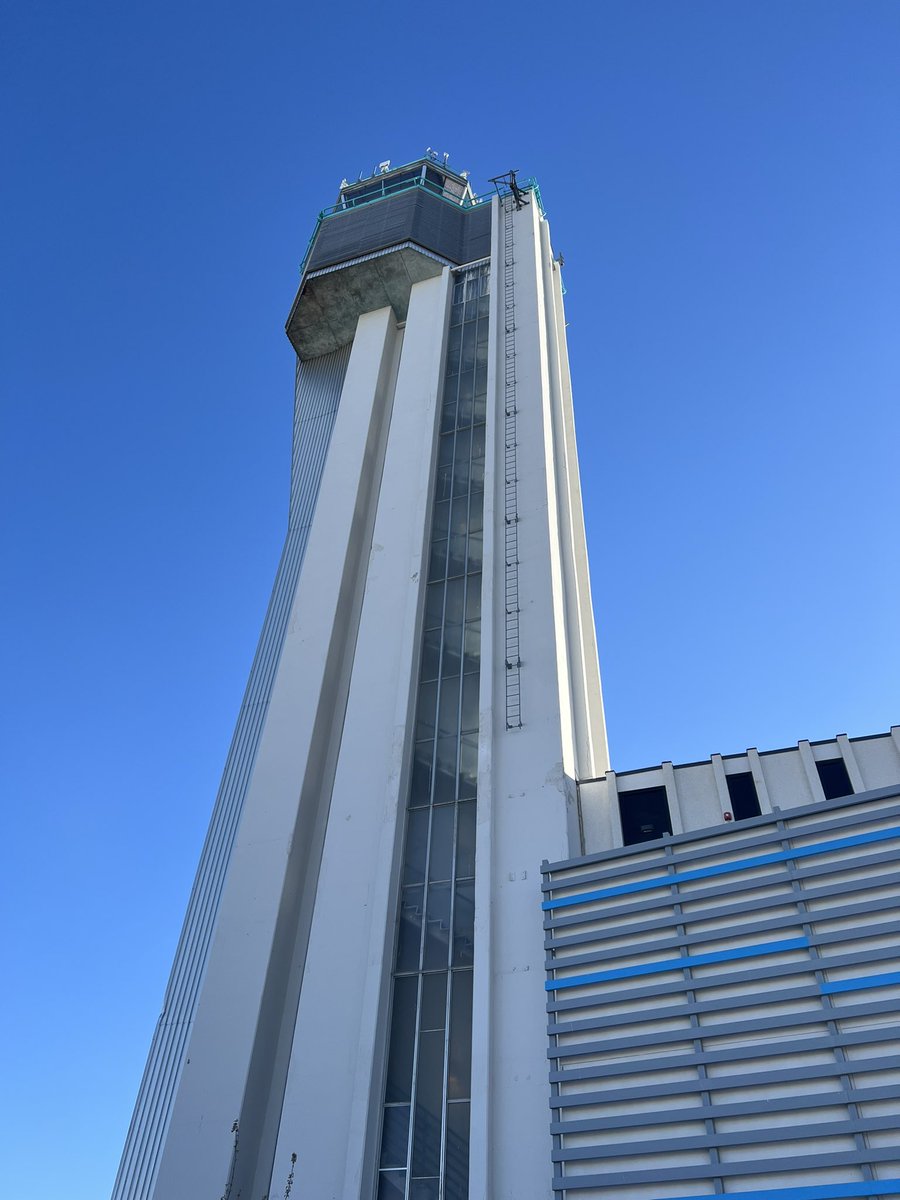 29 years ago tonight, CO34 departed the old Stapleton Airport in Denver bound for London closing a chapter in Colorado aviation history. Happy almost 29th @DENAirport