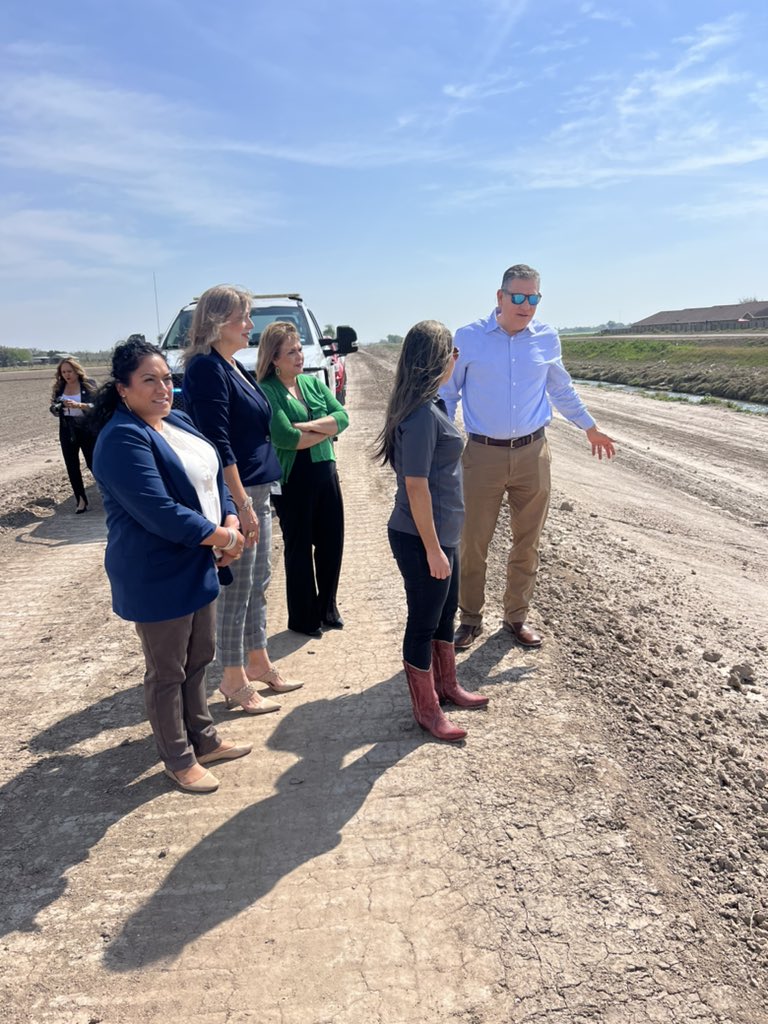 During Congresswoman Monica De La Cruz's visit today, we had an excellent discussion about current and upcoming drainage projects in our area. We appreciate you and Commissioner Ellie Torres visiting some of these drainage projects with us👷🏻