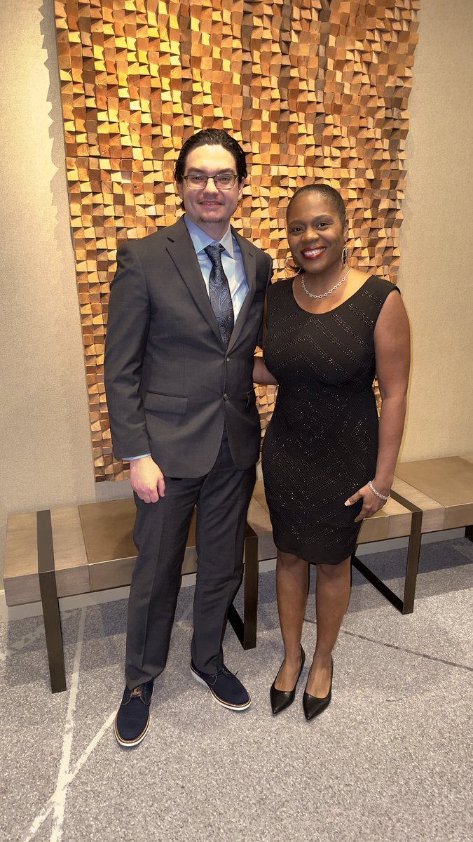 aneika's tweet image. This weekend I had a chance to attend the Love Fosters Hope event. I was mesmerized w/the work that they do for children in foster care. I had a chance to meet Joshua Biernacki, someone who has benefited from the program. He is a student at @shsu Super impressive! #nightofhope