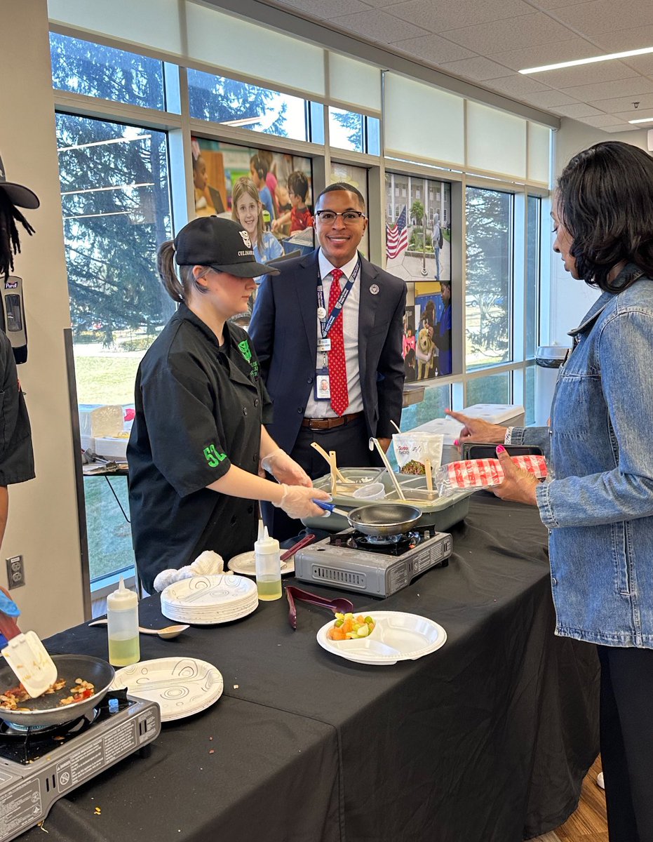 Demetrus Liggins, PhD (@drliggins) on Twitter photo What a delightful experience to be treated to a special brunch prepared by our talented culinary arts students from Southside Technical Center. These talented future chefs didn’t disappoint. <a href="/FCPSKY/">Fayette County Public Schools</a> #EducationBeyondExpectation What a delightful experience to be treated to a special brunch prepared by our talented culinary arts students from Southside Technical Center. These talented future chefs didn’t disappoint. <a href="/FCPSKY/">Fayette County Public Schools</a> #EducationBeyondExpectation
