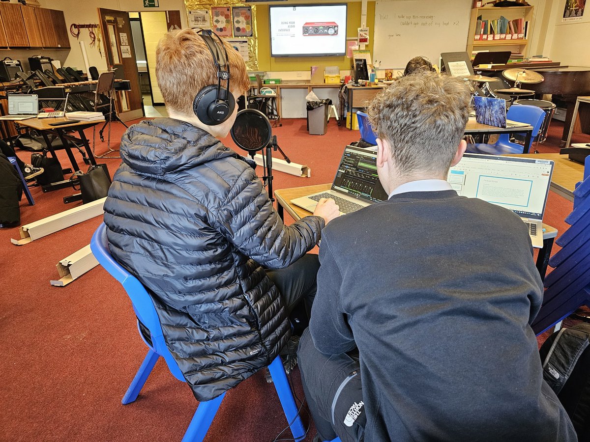 WAShowstoppers's tweet photo. S3 (&amp; Mrs Leaf!) getting to grips with our new music tech resources! Podcast project https://t.co/SqBnpgdENc