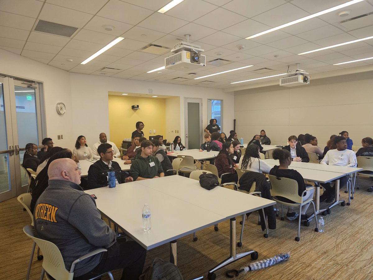 MCHSDurhamTech's tweet image. Career Shadowing Day @Fidelity for 30 of our juniors. #FidelityCaresNC