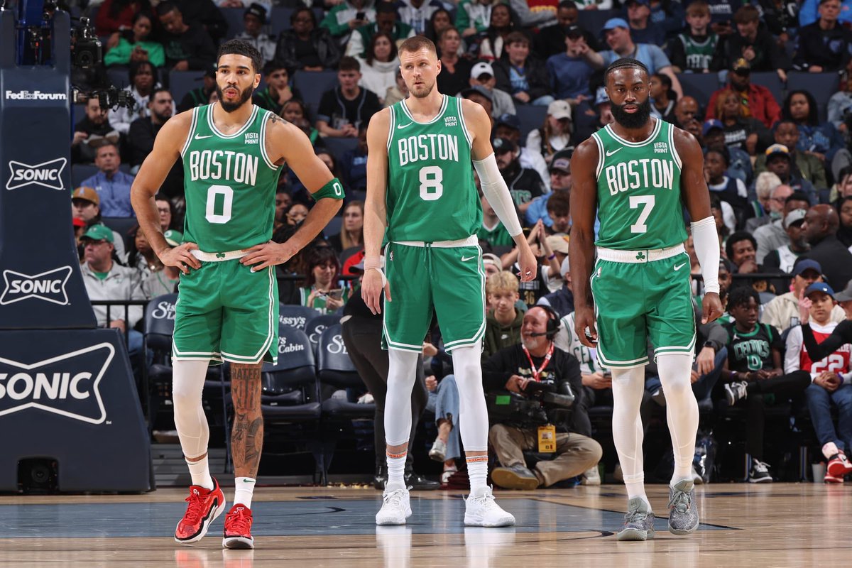 MAKING A CELTICS GROUP CHAT Rules: •no plugging •must be a celtics fan •no trolling Reply to be added, Rts much appreciated