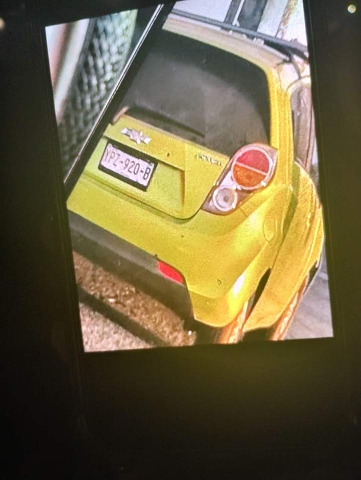 ChismitoJarocho's tweet photo. #ChismitoJarocho COMPARTAN RT 🙏🏻🚨 ALERTA 🚨🎥📷 Se busca a coche Spark con placas que conducía masculino y atropello a señora e hija en Río Papaloapan. @AyuntamientoVer @PatyYunes #VeracruzCiudadYPuerto #PaTiPalPuerto #VeracruzPuerto #Jarochos #Veracruz2024 @vialver #Viral https://t.co/YhCjlkKXzS