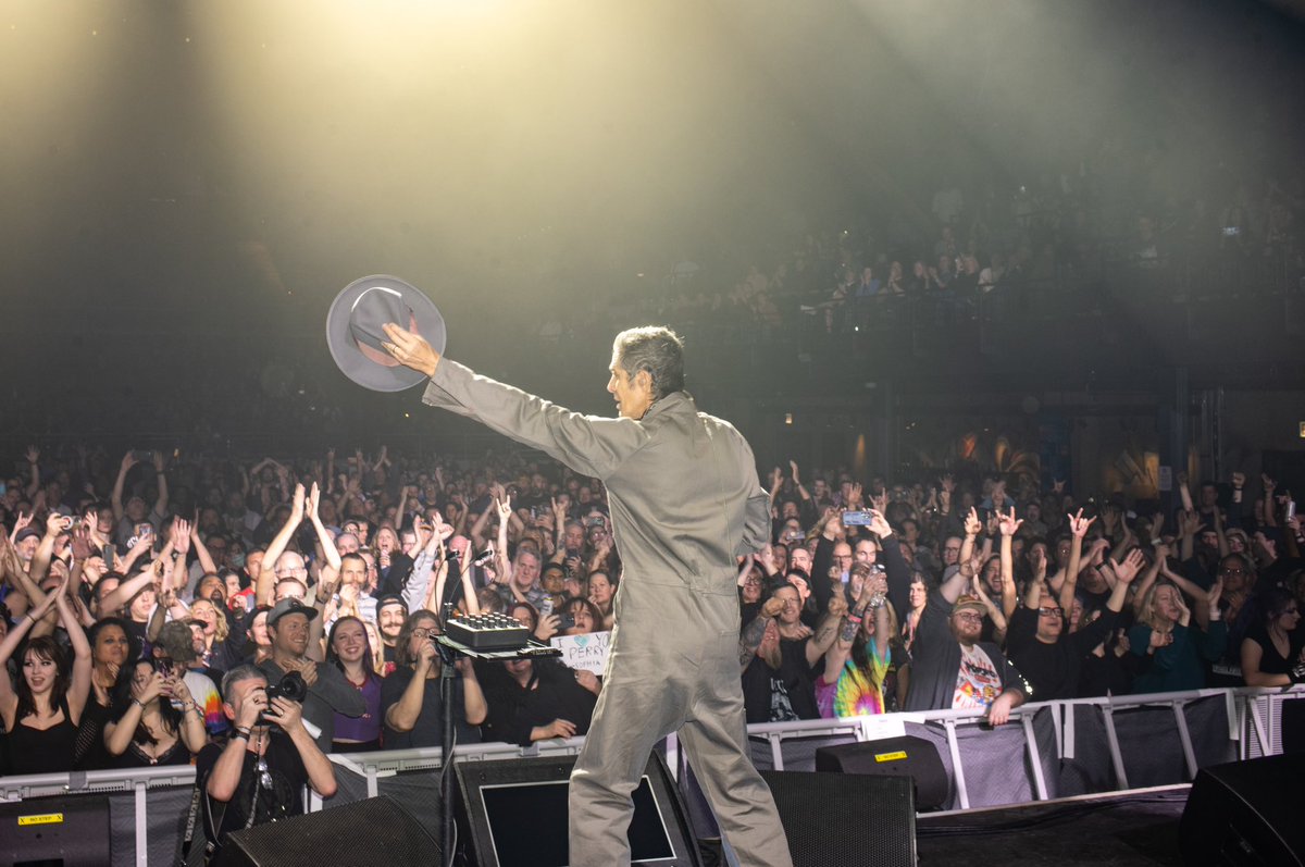 Porno For Pyros tweet media