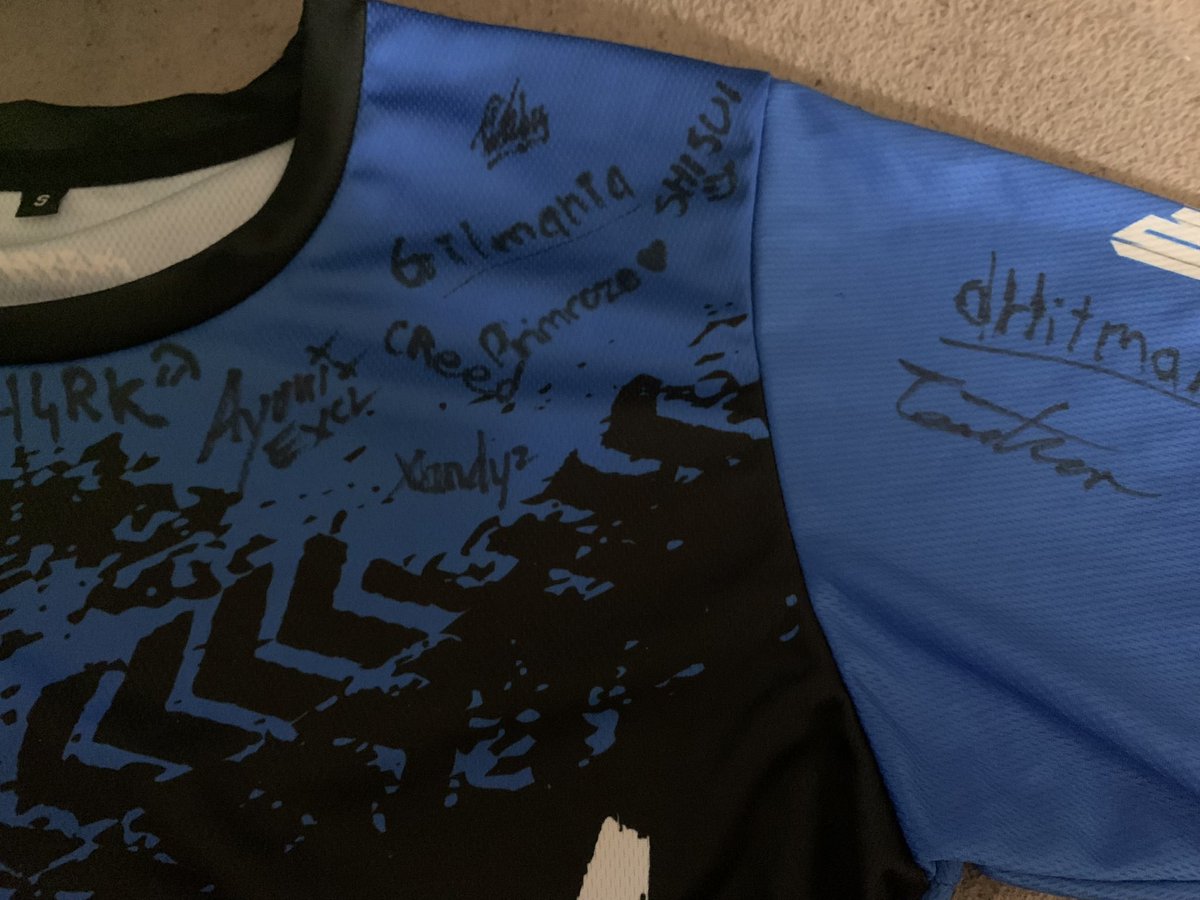 FINALLY got my Champs jersey back and thankful to everyone who signed it!! Now I need a display case :)

Also thank you <a href="/ThanoZIM/">nz</a> for getting the signatures for me ♥️