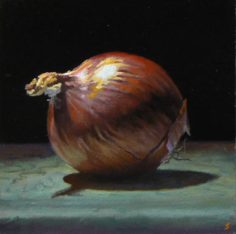A miniature. For your enjoyment, this is 'Red Onion No. 2', oil on panel, 4x4 inches / 10x10 cm (sold). #art #painting #stilllife