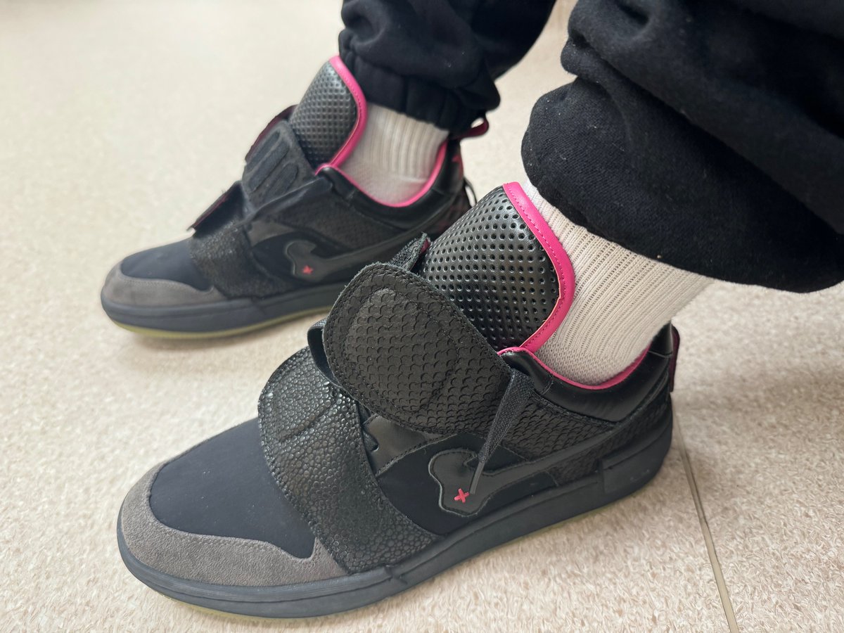 OBKRell's tweet photo. #BHM #BHMKOTD #KOTD Day 27 #SIA #SomewhereInAmerica make sure y'all go out and support a Black Business. Not your friend's business either! lol🙃 https://t.co/Gn9Bz4F2pi